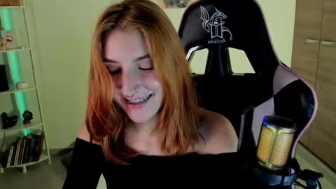 Linda Sofia help me get to 100 thumbs up online show from 12/17/24, 05:18