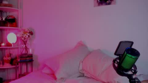 Linda Sofia help me get to 100 thumbs up online show from 02/23/25, 04:28