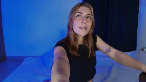 Linda Sofia help me get to 100 thumbs up online show from 03/08/25, 04:56