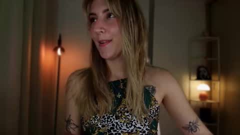 Linda Sofia help me get to 100 thumbs up online show from 03/01/26, 01:29