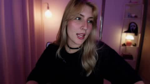 Linda Sofia help me get to 100 thumbs up online show from 04/26/26, 02:09