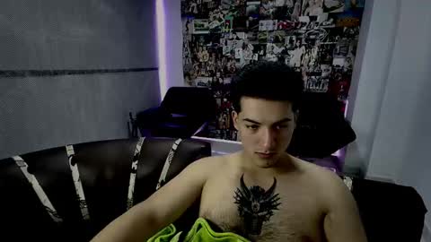 Snapshot of jackyrosee2323 chatting on 10/23/25, 12:32 jackyrosee2323 online show from 10/23/25, 12:32