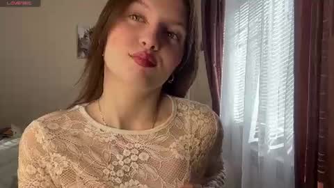 Snapshot of jaclynmalcolm chatting on 06/18/26, 05:08 Lillian online show from 06/18/26, 05:08