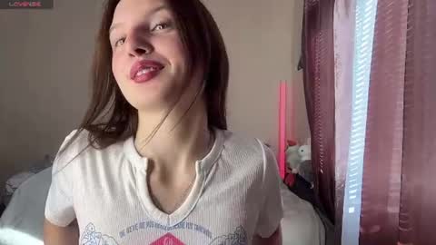 Snapshot of jaclynmalcolm chatting on 06/20/26, 05:10 Lillian online show from 06/20/26, 05:10