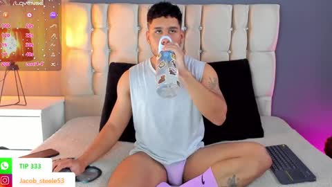 Snapshot of jacob_steele1 chatting on 09/20/25, 08:32 Jacob online show from 09/20/25, 08:32