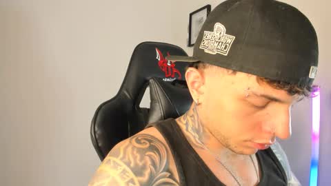 Snapshot of jacobb116 chatting on 02/18/25, 02:05 jacobb116 online show from 02/18/25, 02:05