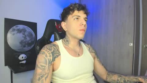 Snapshot of jacobb116 chatting on 11/12/25, 01:06 jacobb116 online show from 11/12/25, 01:06