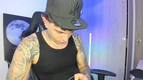 Snapshot of jacobb116 chatting on 11/14/25, 01:26 jacobb116 online show from 11/14/25, 01:26