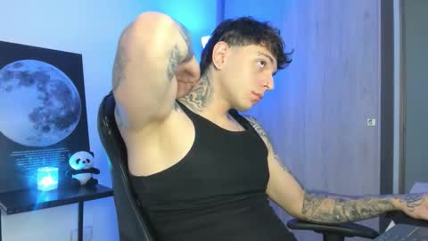 Snapshot of jacobb116 chatting on 11/19/25, 01:05 jacobb116 online show from 11/19/25, 01:05