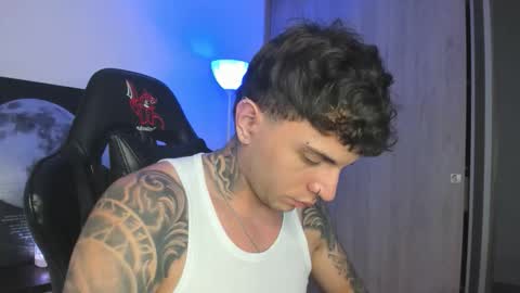 Snapshot of jacobb116 chatting on 11/23/25, 01:05 jacobb116 online show from 11/23/25, 01:05