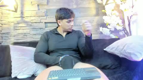 Snapshot of jacobstonne chatting on 04/07/26, 11:54 Jacob Stonne online show from 04/07/26, 11:54