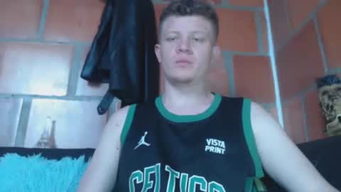 jacobvidal_69 online show from 12/04/25, 09:12