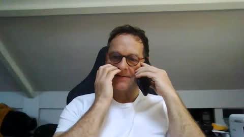 Snapshot of jacsfinestfantasy chatting on 12/18/25, 01:06 FineAndSimple online show from 12/18/25, 01:06