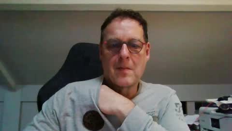 Snapshot of jacsfinestfantasy chatting on 01/15/26, 01:37 FineAndSimple online show from 01/15/26, 01:37