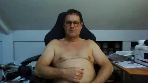 Snapshot of jacsfinestfantasy chatting on 02/04/26, 02:01 FineAndSimple online show from 02/04/26, 02:01