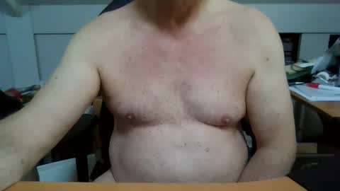 Snapshot of jacsfinestfantasy chatting on 02/19/26, 01:40 FineAndSimple online show from 02/19/26, 01:40