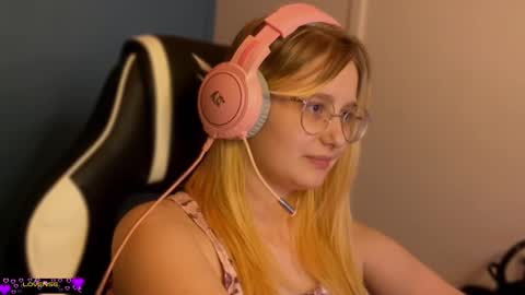 Snapshot of jacywinslat chatting on 02/19/25, 07:48 jacywinslat online show from 02/19/25, 07:48