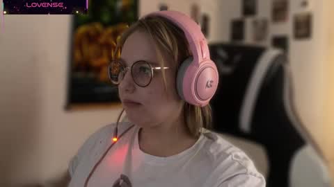 Snapshot of jacywinslat chatting on 10/19/25, 01:01 jacywinslat online show from 10/19/25, 01:01