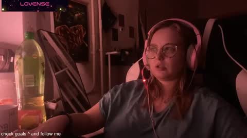 Snapshot of jacywinslat chatting on 11/15/25, 03:52 jacywinslat online show from 11/15/25, 03:52