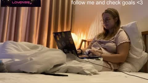 Snapshot of jacywinslat chatting on 12/17/25, 08:42 jacywinslat online show from 12/17/25, 08:42