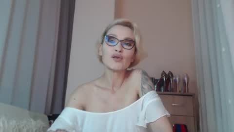 Snapshot of jadapink___ chatting on 06/25/26, 06:34 Jada online show from 06/25/26, 06:34