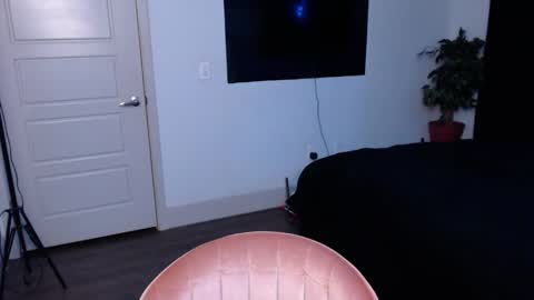 Jade online show from 12/21/25, 07:04