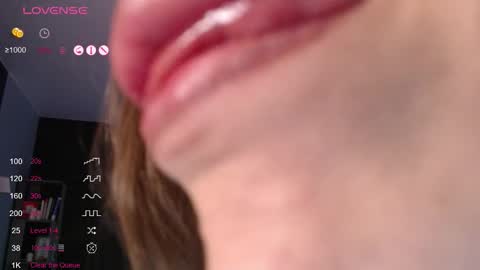 Jade online show from 09/28/25, 02:33