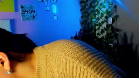 Jade online show from 12/21/25, 03:13