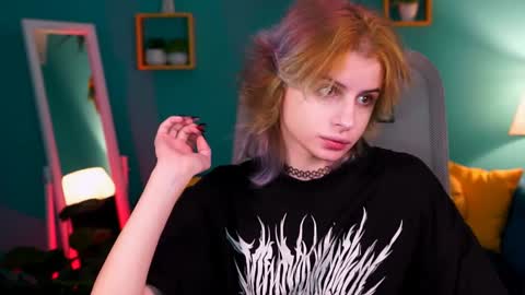 Snapshot of jade_castle chatting on 02/08/25, 02:15 jade_castle online show from 02/08/25, 02:15