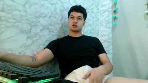 Snapshot of jade_halo chatting on 04/19/26, 12:33 jade_halo online show from 04/19/26, 12:33