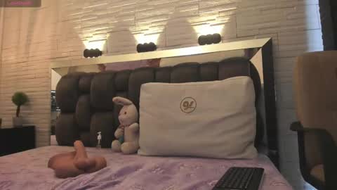  JADE  online show from 10/01/25, 08:04