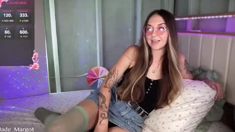 Snapshot of jade_margot chatting on 11/10/25, 12:20 Jade Margot online show from 11/10/25, 12:20