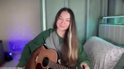 Snapshot of jade_margot chatting on 11/18/25, 10:03 Jade Margot online show from 11/18/25, 10:03