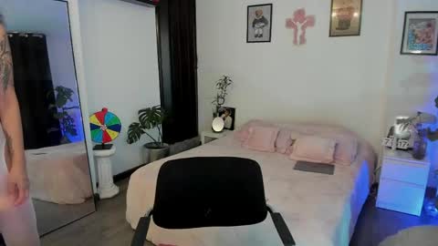 Jade  independent model online show from 04/22/26, 12:18