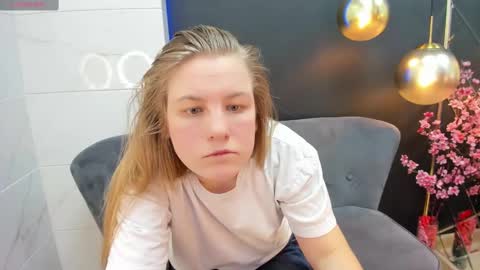 Snapshot of jade_soft chatting on 02/16/25, 04:42 Jade online show from 02/16/25, 04:42