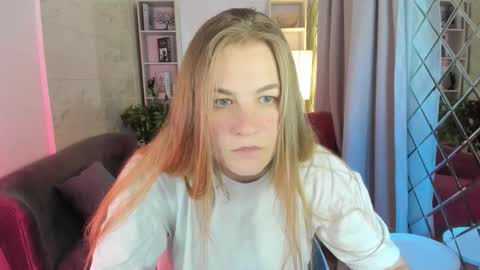 Snapshot of jade_soft chatting on 09/17/25, 08:54 Jade online show from 09/17/25, 08:54