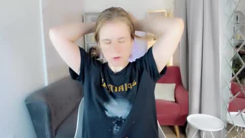 Snapshot of jade_soft chatting on 11/01/25, 01:35 Jade online show from 11/01/25, 01:35