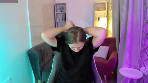 Snapshot of jade_soft chatting on 11/15/25, 08:49 Jade online show from 11/15/25, 08:49