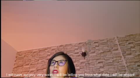 jade white  online show from 05/05/26, 12:24