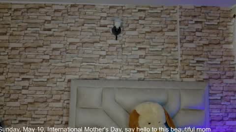 jade white  online show from 05/08/26, 01:49