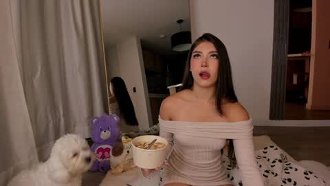 Snapshot of jade_ws chatting on 12/11/24, 12:02 Jade online show from 12/11/24, 12:02