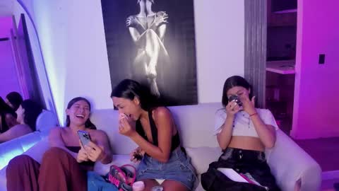 Snapshot of jade_ws chatting on 09/24/25, 11:30 Jade online show from 09/24/25, 11:30