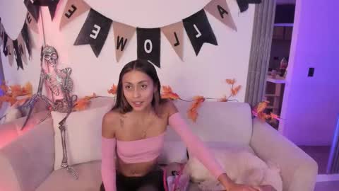 Jade online show from 10/12/25, 03:27