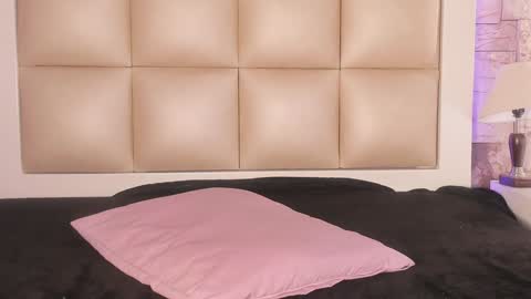 jadeestudios online show from 01/07/25, 07:49