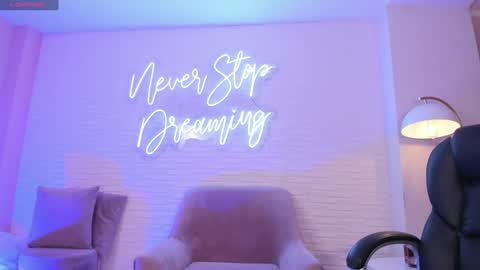 Snapshot of jadeevansx chatting on 01/23/25, 11:58 JADE EVANS online show from 01/23/25, 11:58