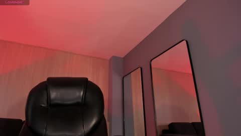 Snapshot of jadeevansx chatting on 02/25/25, 12:14 JADE EVANS online show from 02/25/25, 12:14