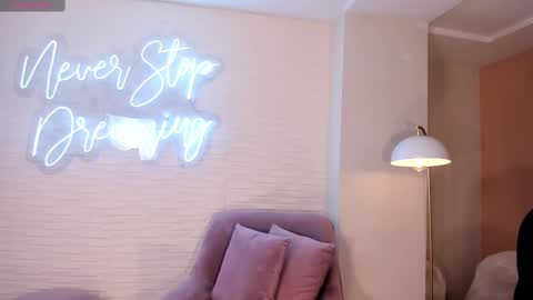 Snapshot of jadeevansx chatting on 02/28/25, 05:48 JADE EVANS online show from 02/28/25, 05:48