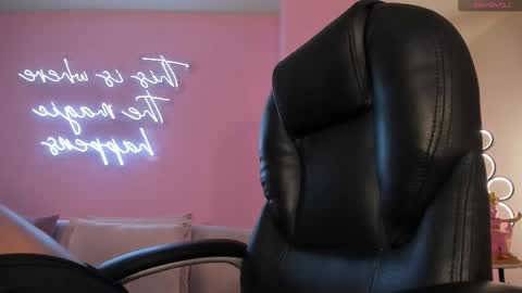 Snapshot of jadeevansx chatting on 11/09/25, 12:25 JADE EVANS online show from 11/09/25, 12:25