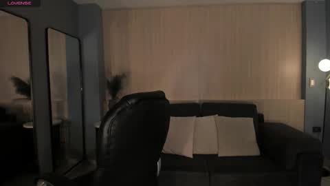 JADE EVANS online show from 12/14/25, 12:21