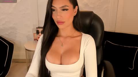 JADE EVANS online show from 01/15/26, 05:49